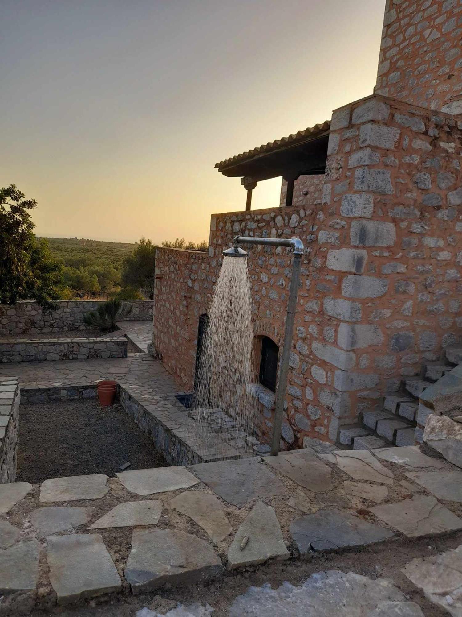 The Two Carob Trees, Traditional Stonehouse, Nikandri, Pirgos Diros Daire Lefkias Dış mekan fotoğraf
