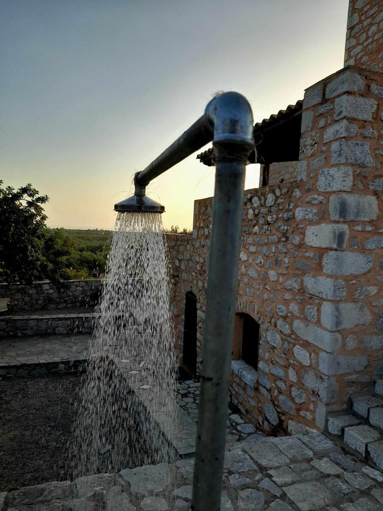 The Two Carob Trees, Traditional Stonehouse, Nikandri, Pirgos Diros Daire Lefkias Dış mekan fotoğraf